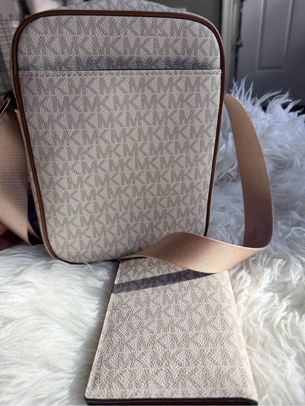 Michael Kors Light Beige Signature Crossbody Messenger
